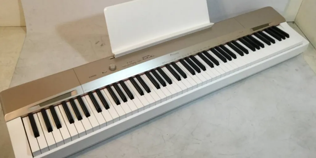 бюджетным цифровым пианино